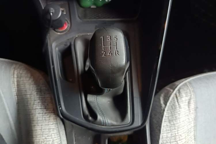 Used Peugeot 308 2016 1.6L Manual Fashion Edition Gear Lever