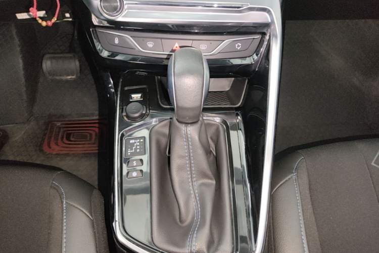 Used Peugeot 308 2016 1.6L Automatic Luxury Edition Gear Lever