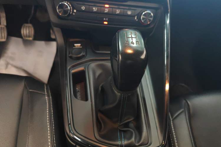 Used Peugeot 308 2016 1.6L Manual Fashion Edition Gear Lever