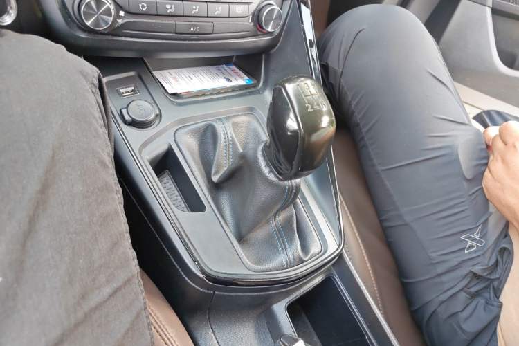 Used Peugeot 308 2016 1.6L Manual Fashion Edition Gear Lever