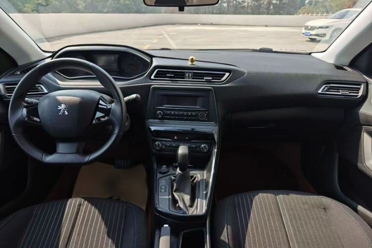Used Peugeot 308 2016 1.6L Automatic Fashion Edition Interior 3