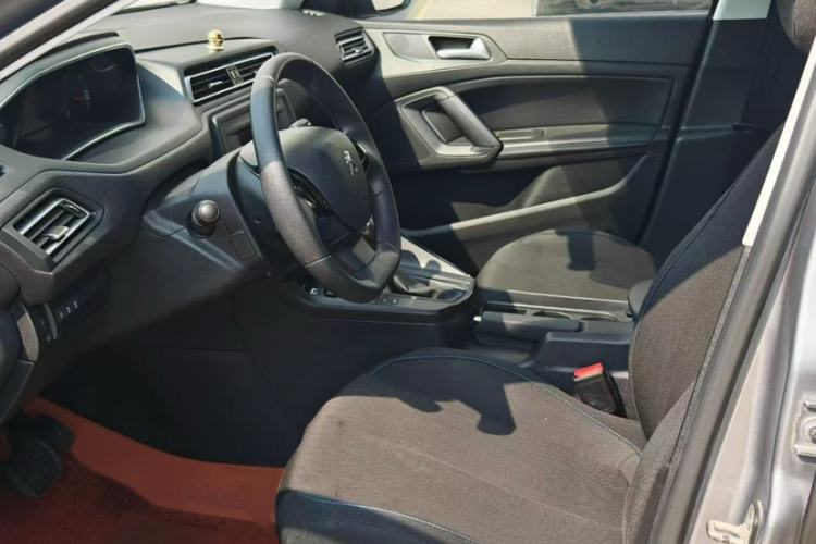 Used Peugeot 308 2016 1.6L Automatic Fashion Edition Interior 6