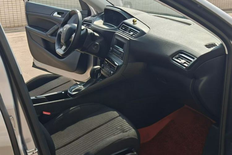 Used Peugeot 308 2016 1.6L Automatic Fashion Edition Interior 7