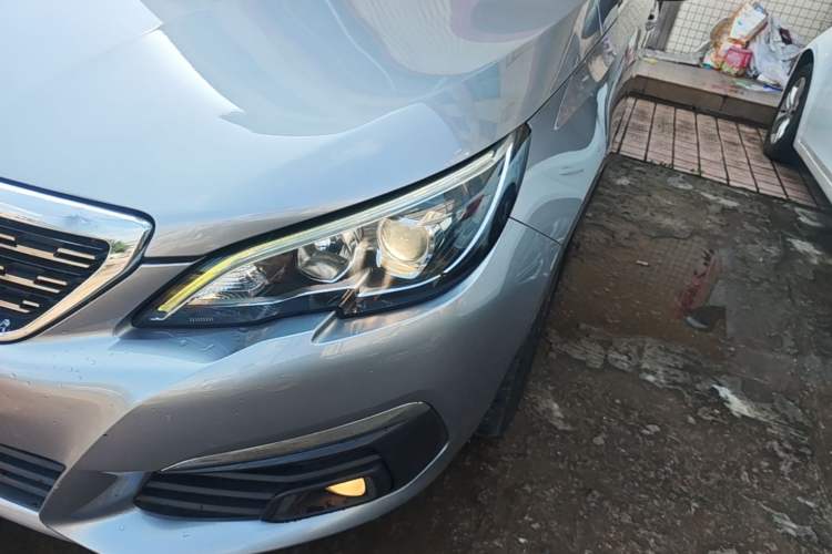 Used Peugeot 308 2016 1.6L Automatic Luxury Edition Left Front Headlight