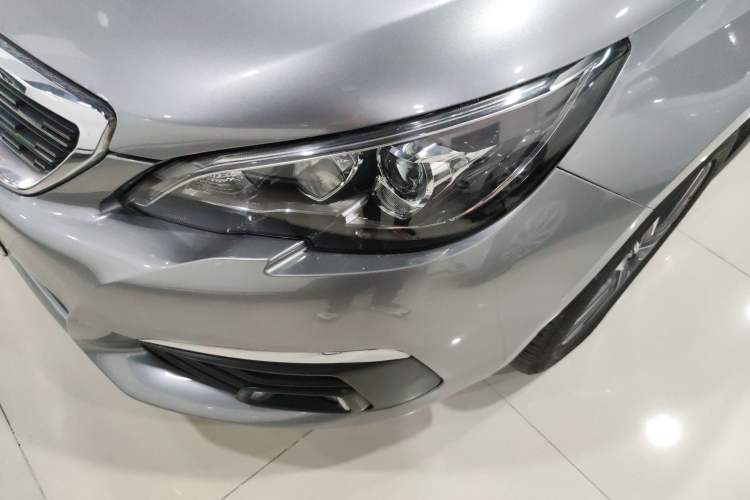 Used Peugeot 308 2016 1.6L Automatic Luxury Edition Left Front Headlight