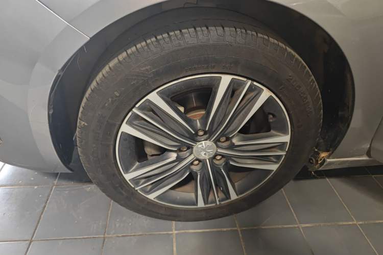 Used Peugeot 308 2016 1.6L Manual Fashion Edition Left Front Wheel Hub