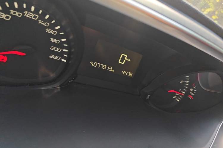Used Peugeot 308 2016 1.6L Manual Fashion Edition Odometer Close Up