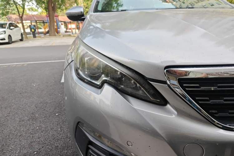 Used Peugeot 308 2016 350THP Automatic Prestige Edition Right Front Headlight