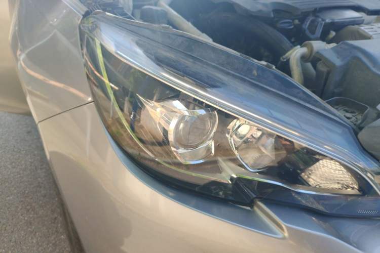 Used Peugeot 308 2016 230THP Automatic Luxury Edition Right Front Headlight