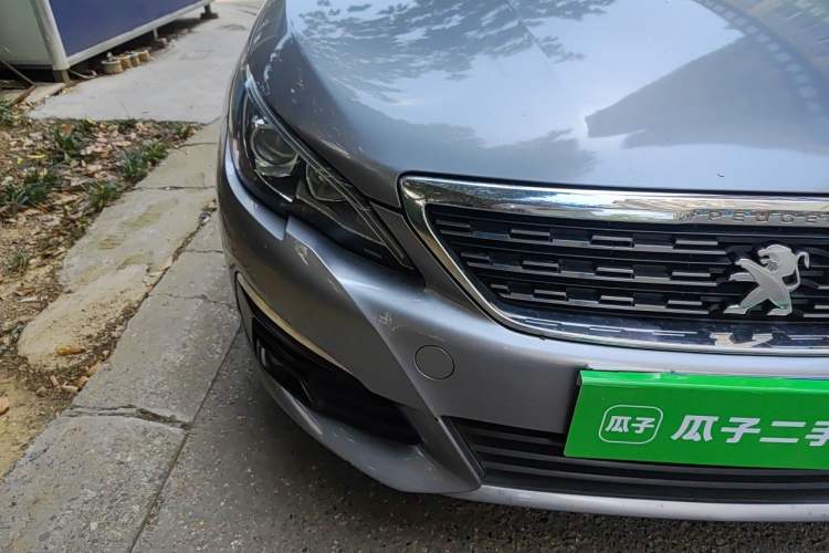 Used Peugeot 308 2016 1.6L Automatic Luxury Edition Right Front Headlight