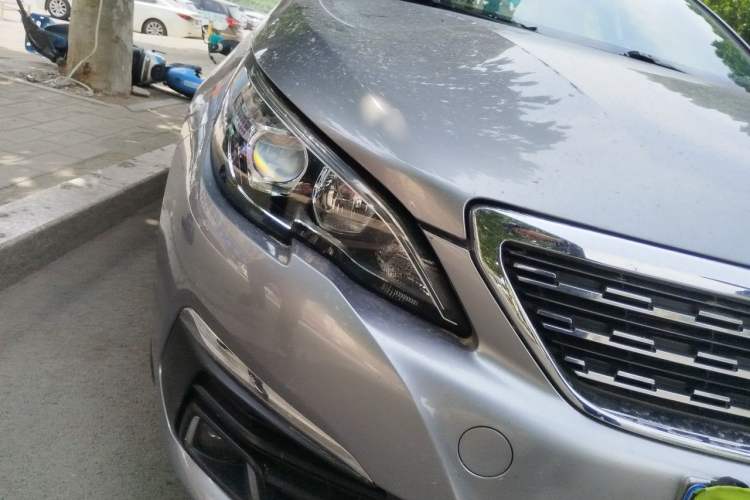 Used Peugeot 308 2016 1.6L Automatic Luxury Edition Right Front Headlight