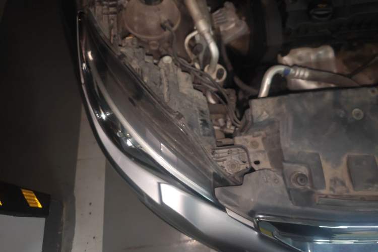 Used Peugeot 308 2016 1.6L Automatic Luxury Edition Right Front Headlight