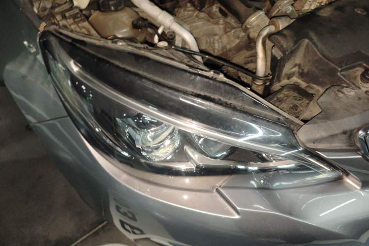 Used Peugeot 308 2016 230THP Automatic Luxury Edition Right Front Headlight