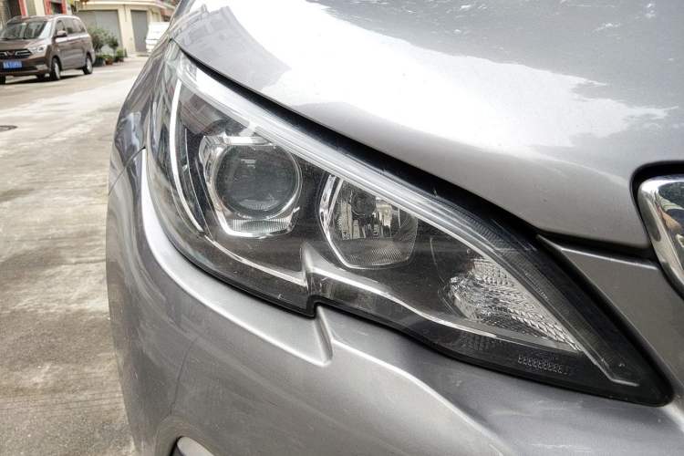 Used Peugeot 308 2016 1.6L Automatic Fashion Edition Right Front Headlight