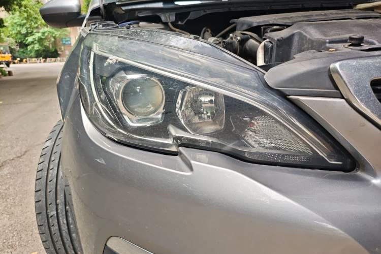 Used Peugeot 308 2016 230THP Automatic Luxury Edition Right Front Headlight