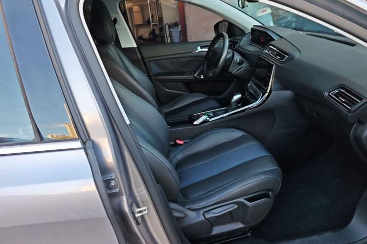 Used Peugeot 308 2016 350THP Automatic Prestige Edition Right Front Seat