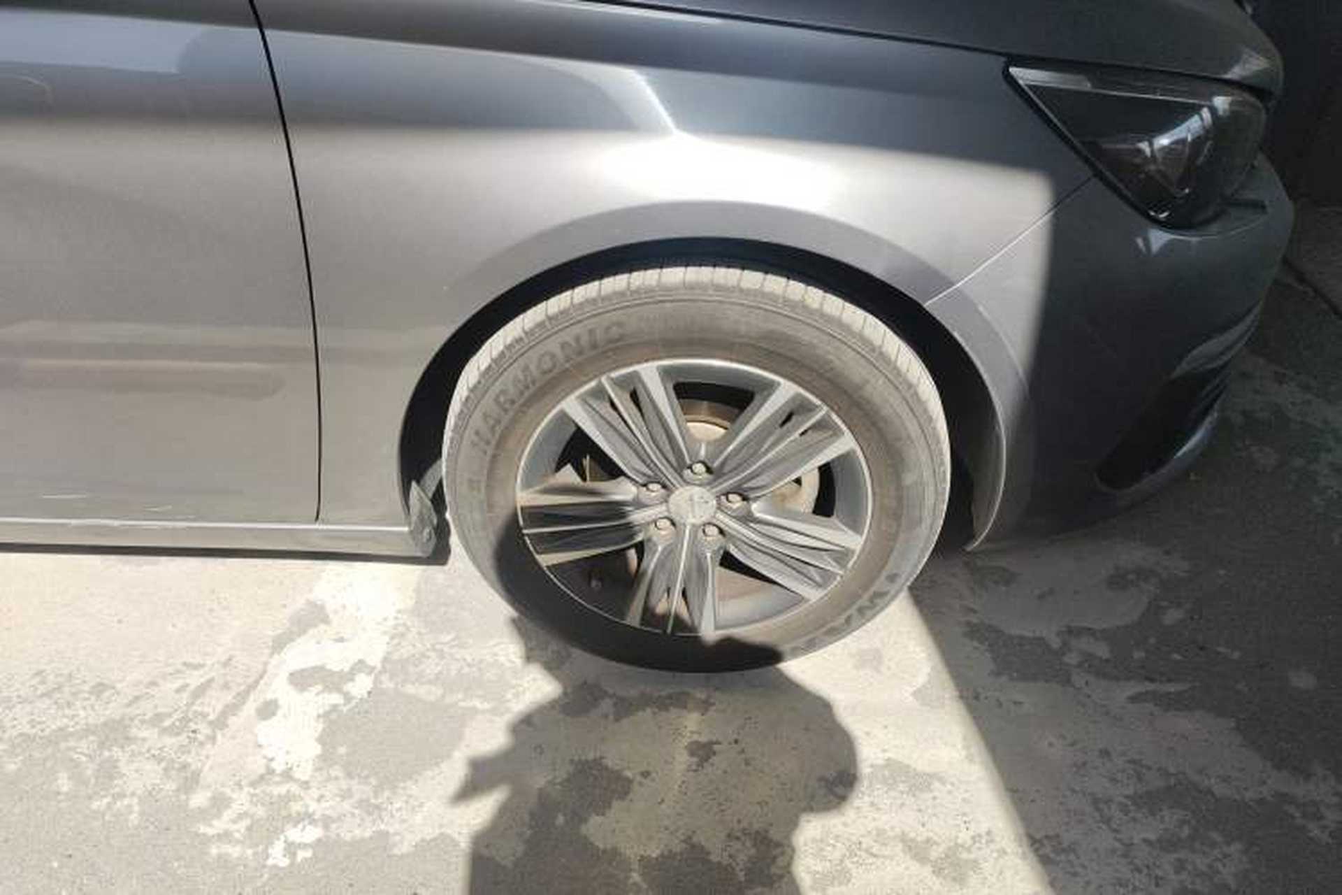 Used Peugeot 308 2016 1.6L Automatic Fashion Edition Right Front Wheel Hub