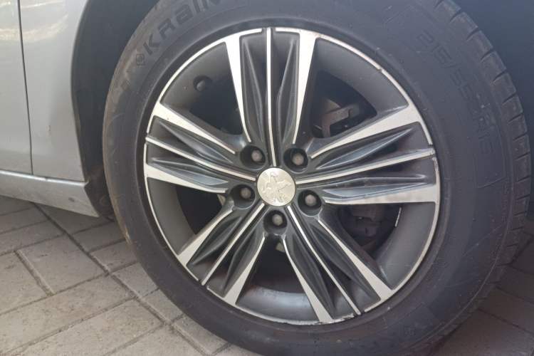 Used Peugeot 308 2016 1.6L Automatic Fashion Edition Right Front Wheel Hub