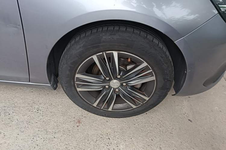 Used Peugeot 308 2016 1.6L Manual Fashion Edition Right Front Wheel Hub