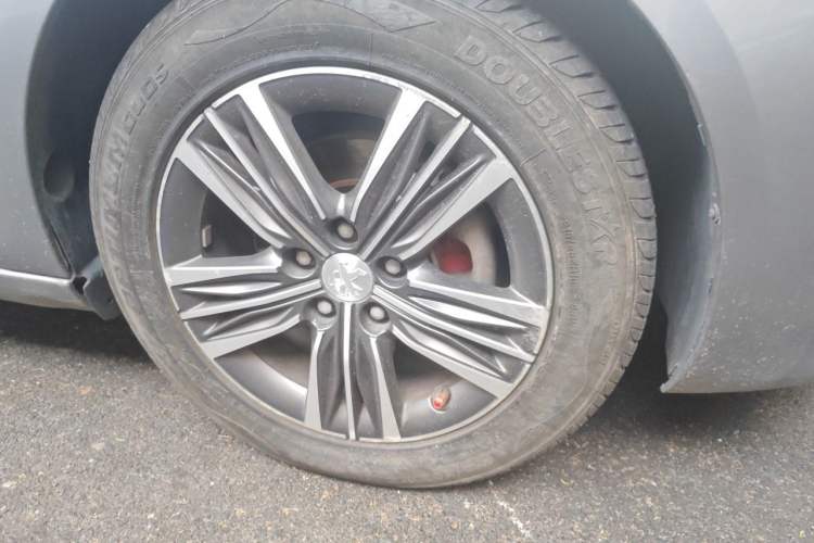 Used Peugeot 308 2016 1.6L Automatic Luxury Edition Right Front Wheel Hub