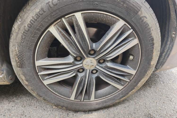 Used Peugeot 308 2016 1.6L Automatic Fashion Edition Right Front Wheel Hub