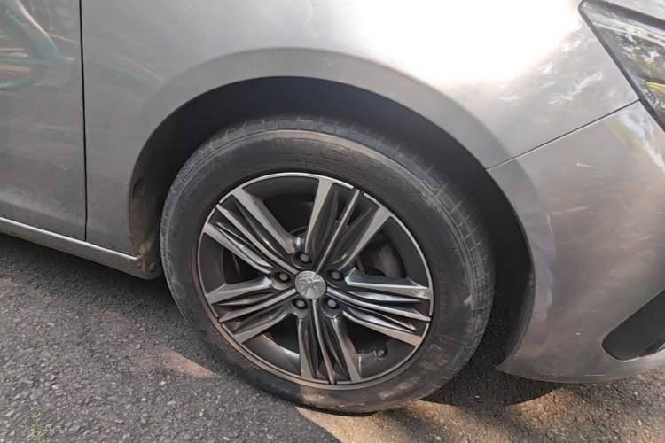 Used Peugeot 308 2016 1.6L Manual Fashion Edition Right Front Wheel Hub