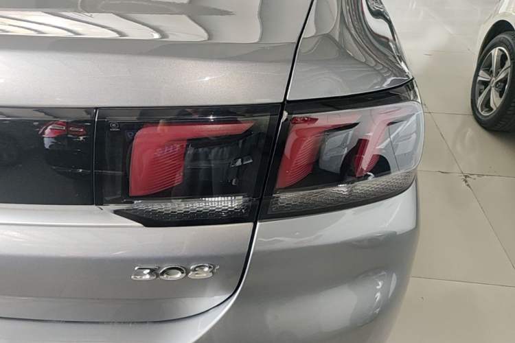 Used Peugeot 308 2016 1.6L Automatic Luxury Edition Right Rear Taillight