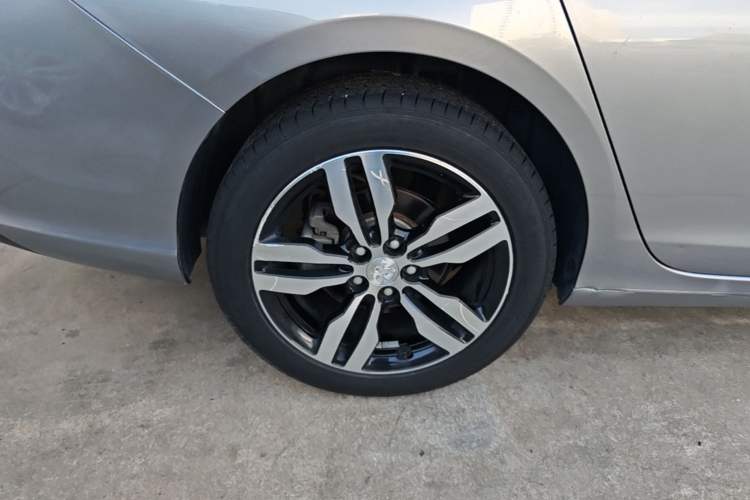 Used Peugeot 308 2016 350THP Automatic Prestige Edition Right Rear Wheel Hub