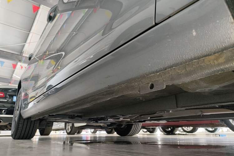Used Peugeot 308 2016 1.6L Automatic Luxury Edition Right Side Sill