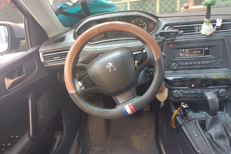 Used Peugeot 308 2016 1.6L Automatic Fashion Edition Steering Wheel