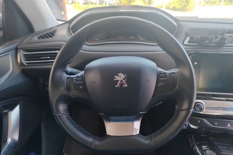 Used Peugeot 308 2016 230THP Automatic Luxury Edition Steering Wheel