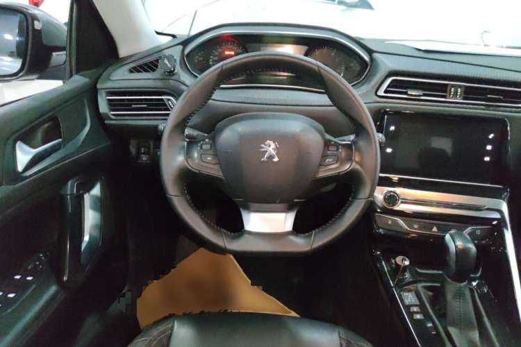 Used Peugeot 308 2016 1.6L Automatic Luxury Edition Steering Wheel