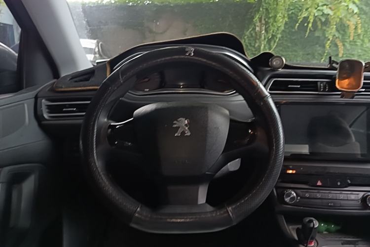 Used Peugeot 308 2016 1.6L Manual Fashion Edition Steering Wheel