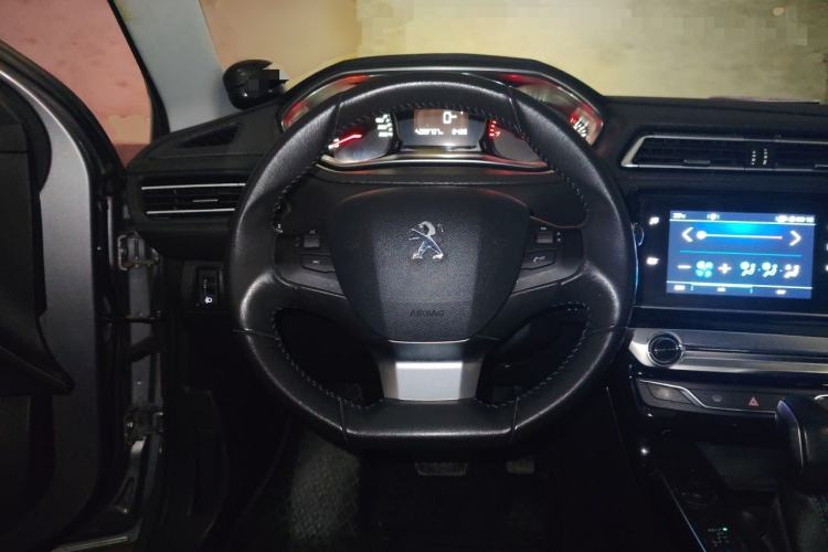 Used Peugeot 308 2016 1.6L Automatic Luxury Edition Steering Wheel
