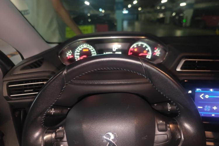 Used Peugeot 308 2016 1.6L Automatic Luxury Edition Steering Wheel