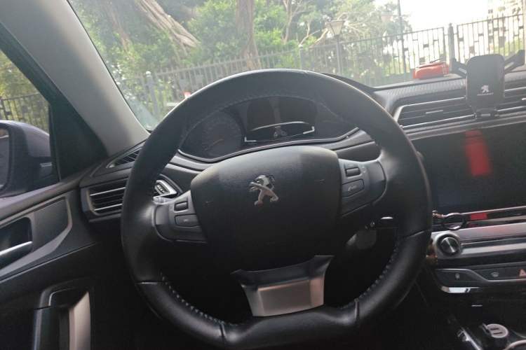 Used Peugeot 308 2016 1.6L Automatic Luxury Edition Steering Wheel