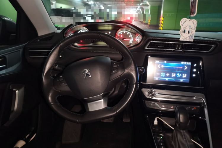 Used Peugeot 308 2016 1.6L Automatic Luxury Edition Steering Wheel