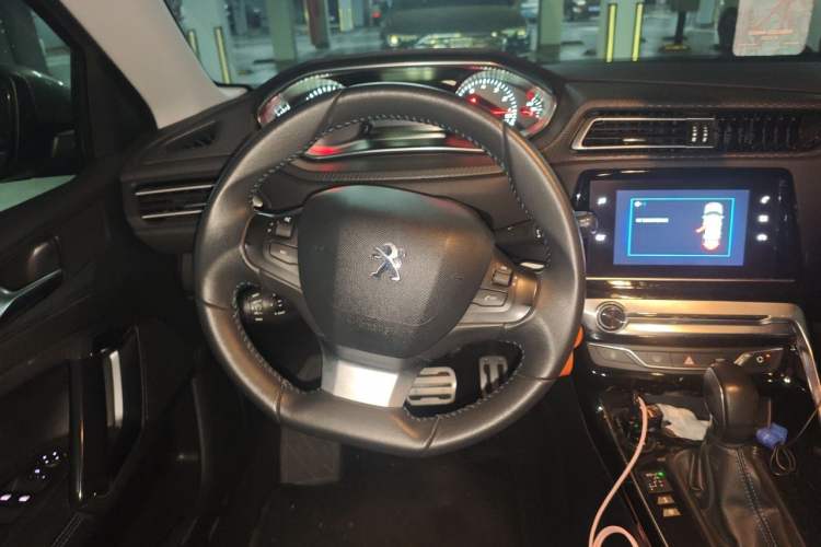 Used Peugeot 308 2016 230THP Automatic Luxury Edition Steering Wheel