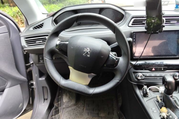 Used Peugeot 308 2016 1.6L Automatic Fashion Edition Steering Wheel