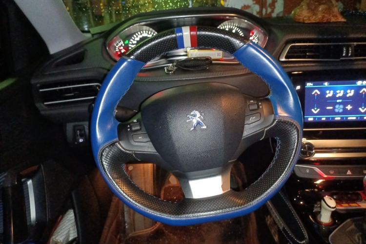 Used Peugeot 308 2016 350THP Automatic Prestige Edition Steering Wheel
