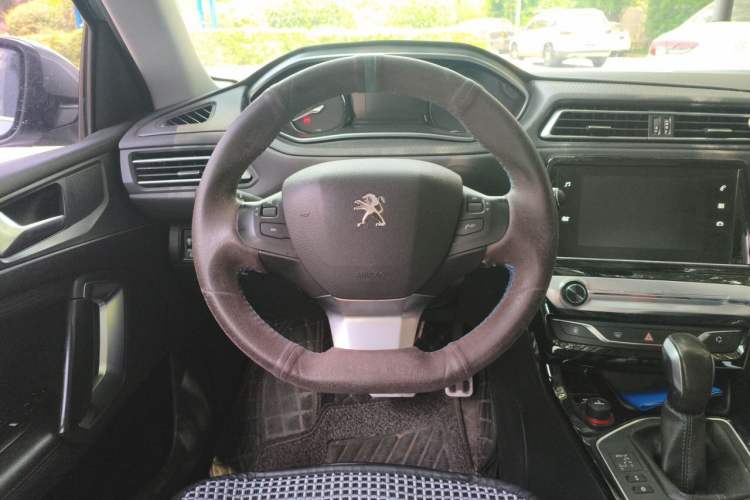 Used Peugeot 308 2016 350THP Automatic Prestige Edition Steering Wheel