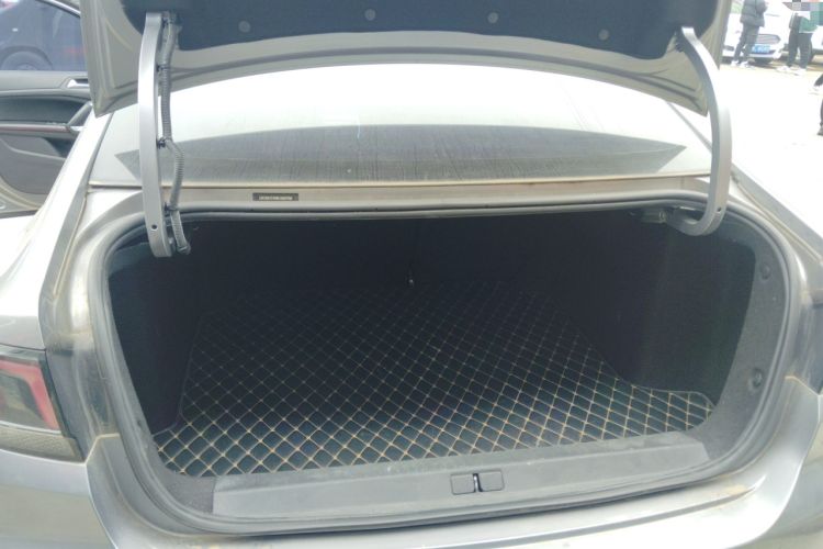Used Peugeot 308 2016 1.6L Automatic Fashion Edition Trunk