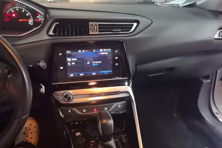 Used Peugeot 308 2016 1.6L Automatic Luxury Edition Audio And AC Panel