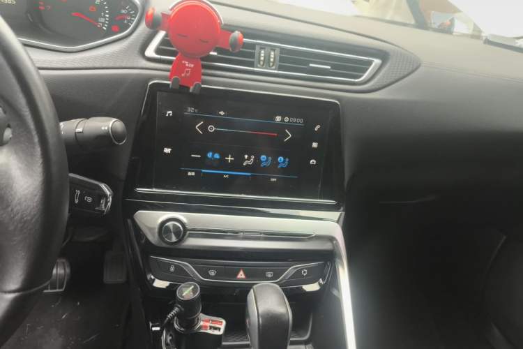 Used Peugeot 308 2016 230THP Automatic Luxury Edition Audio And AC Panel