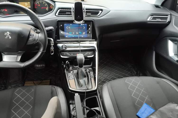 Used Peugeot 308 2016 1.6L Automatic Luxury Edition Audio And AC Panel