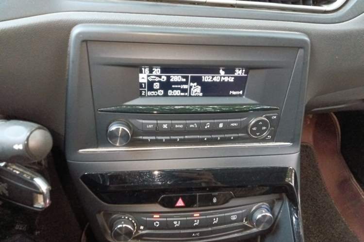 Used Peugeot 308 2016 1.6L Automatic Fashion Edition Audio And AC Panel
