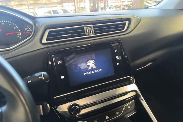 Used Peugeot 308 2016 1.6L Automatic Luxury Edition Audio And AC Panel