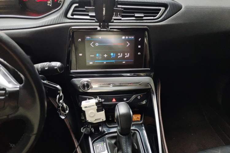 Used Peugeot 308 2016 1.6L Automatic Luxury Edition Audio And AC Panel