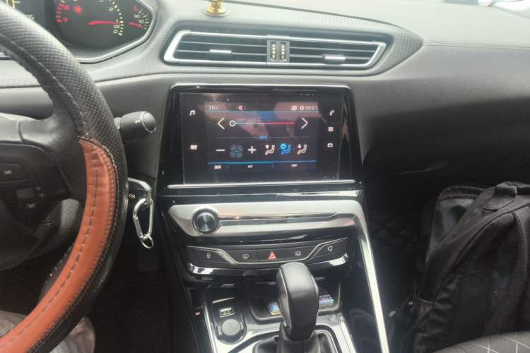 Used Peugeot 308 2016 1.6L Automatic Luxury Edition Audio And AC Panel