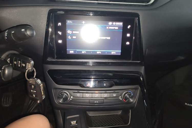 Used Peugeot 308 2016 1.6L Manual Fashion Edition Audio And AC Panel